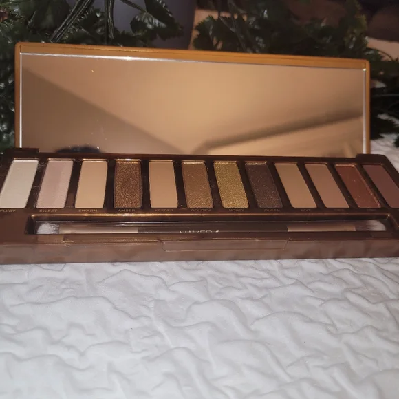 Urban Decay Naked Honey Eyeshadow.